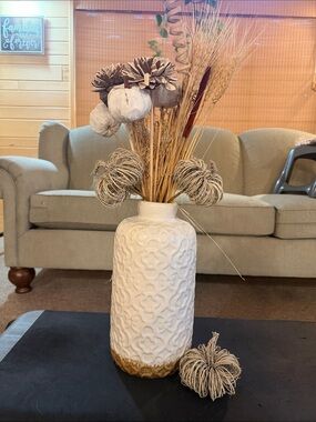 Neutral Ceramic Decorative Vase with Dried Floral Arrangement